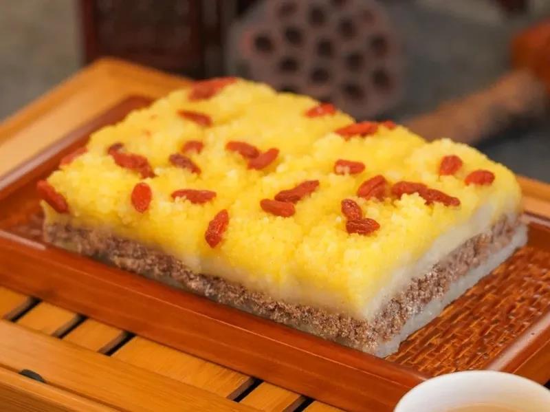老字號(hào)創(chuàng)新 插小旗的重陽(yáng)糕新上市，西點(diǎn)變身傳統(tǒng)味道新寵
